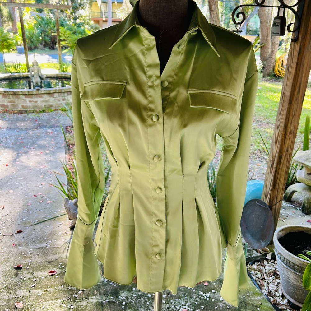 Gorgeous ASOS Design fitted and tailored silky shirt.  Lovely lime green.